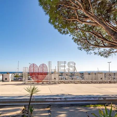 Shangri La By Interhome Les Issambres